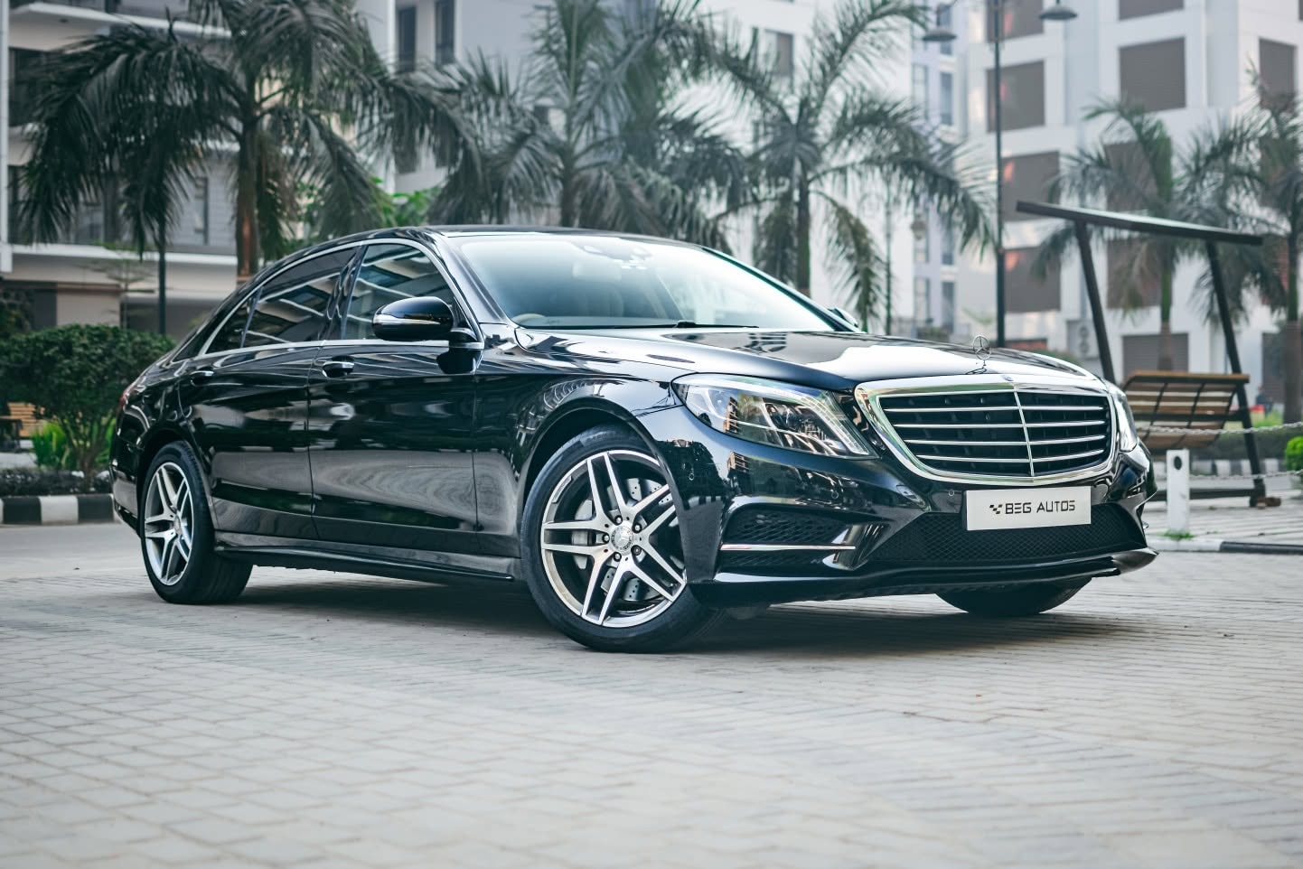 Before - Mercedes-Benz S 300 Maybach Facelift Conversion