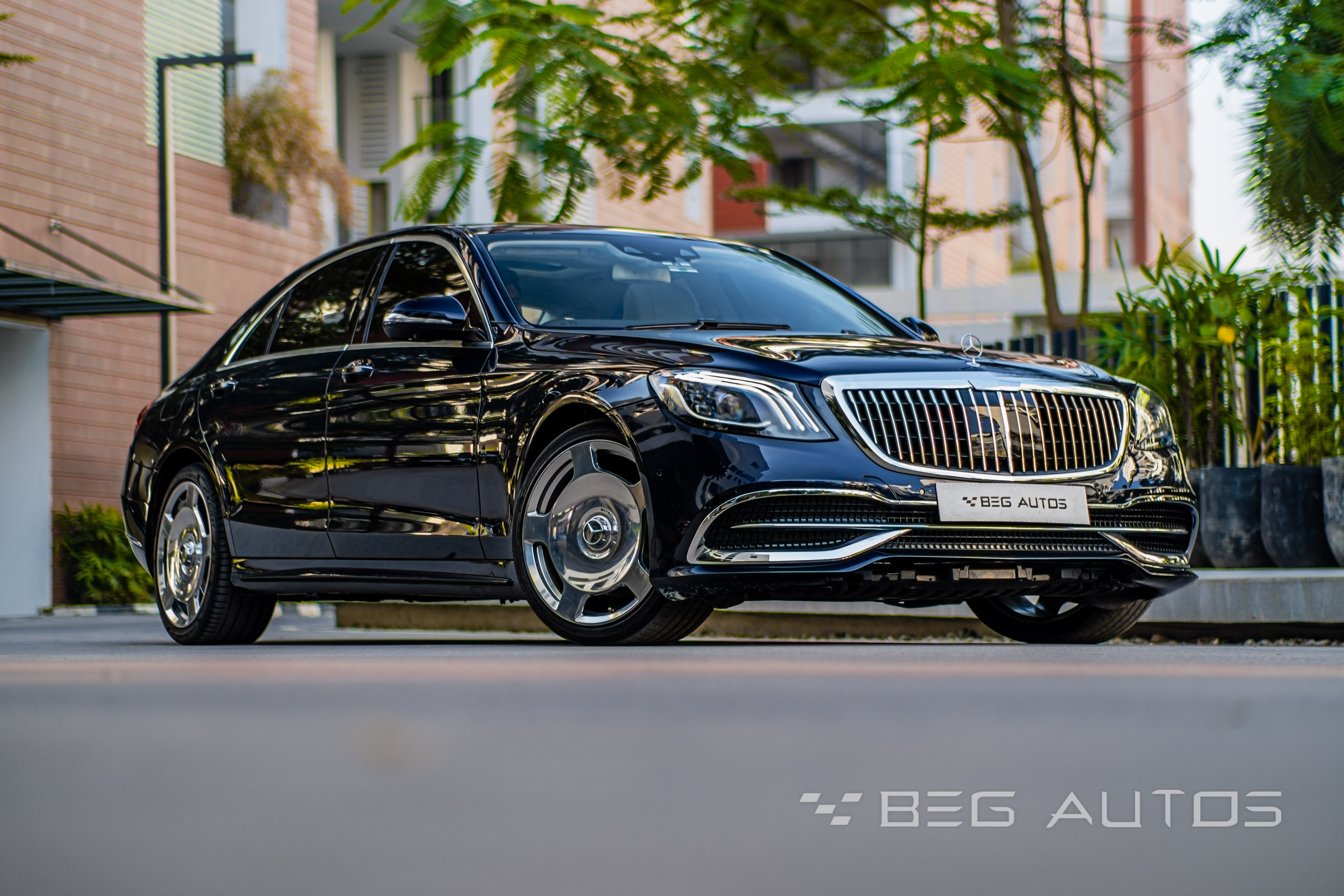 Gallery — Mercedes-Benz S 300 Maybach Facelift Conversion