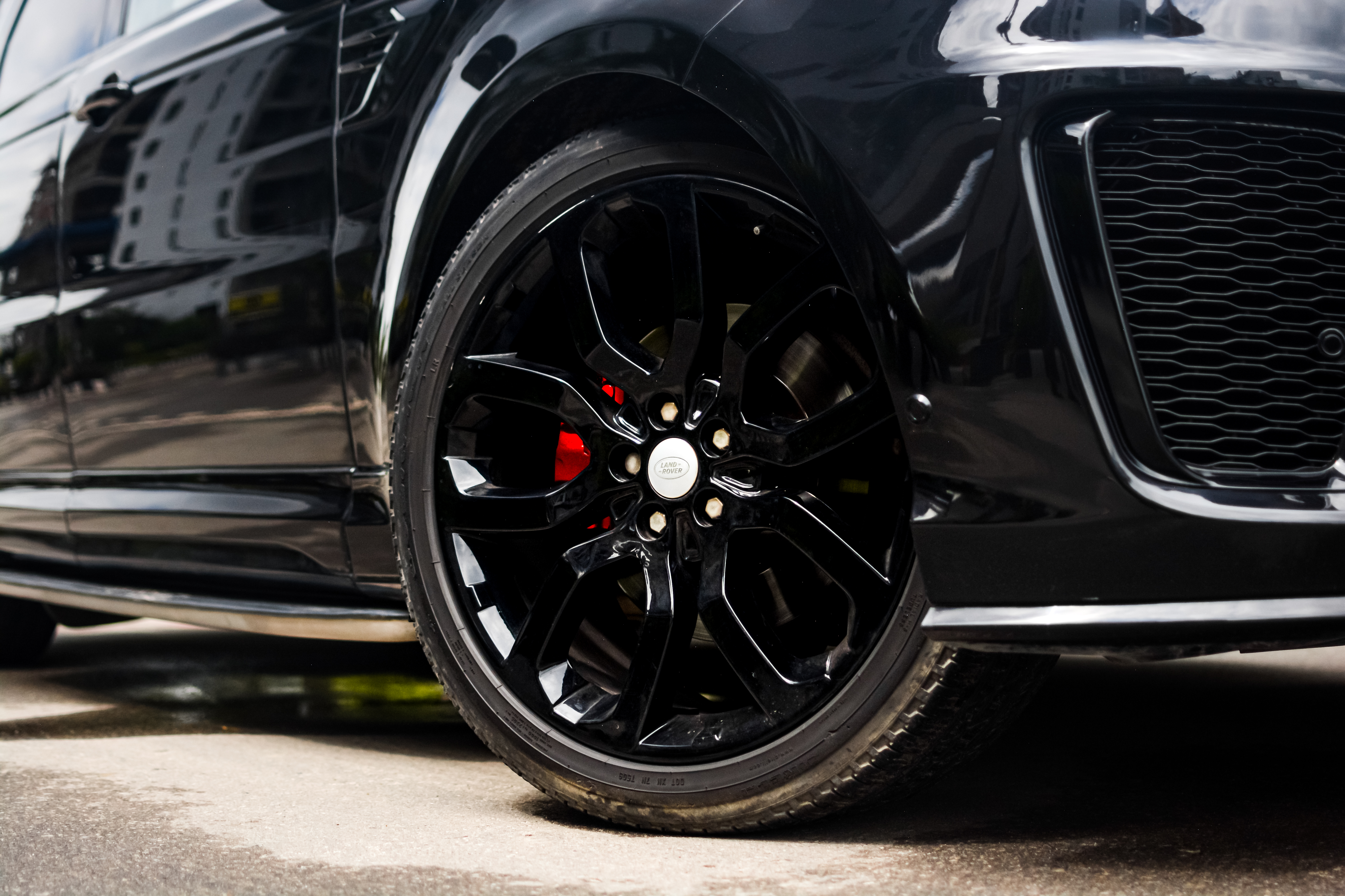 Gallery — Range Rover Sport SVR Facelift Conversion