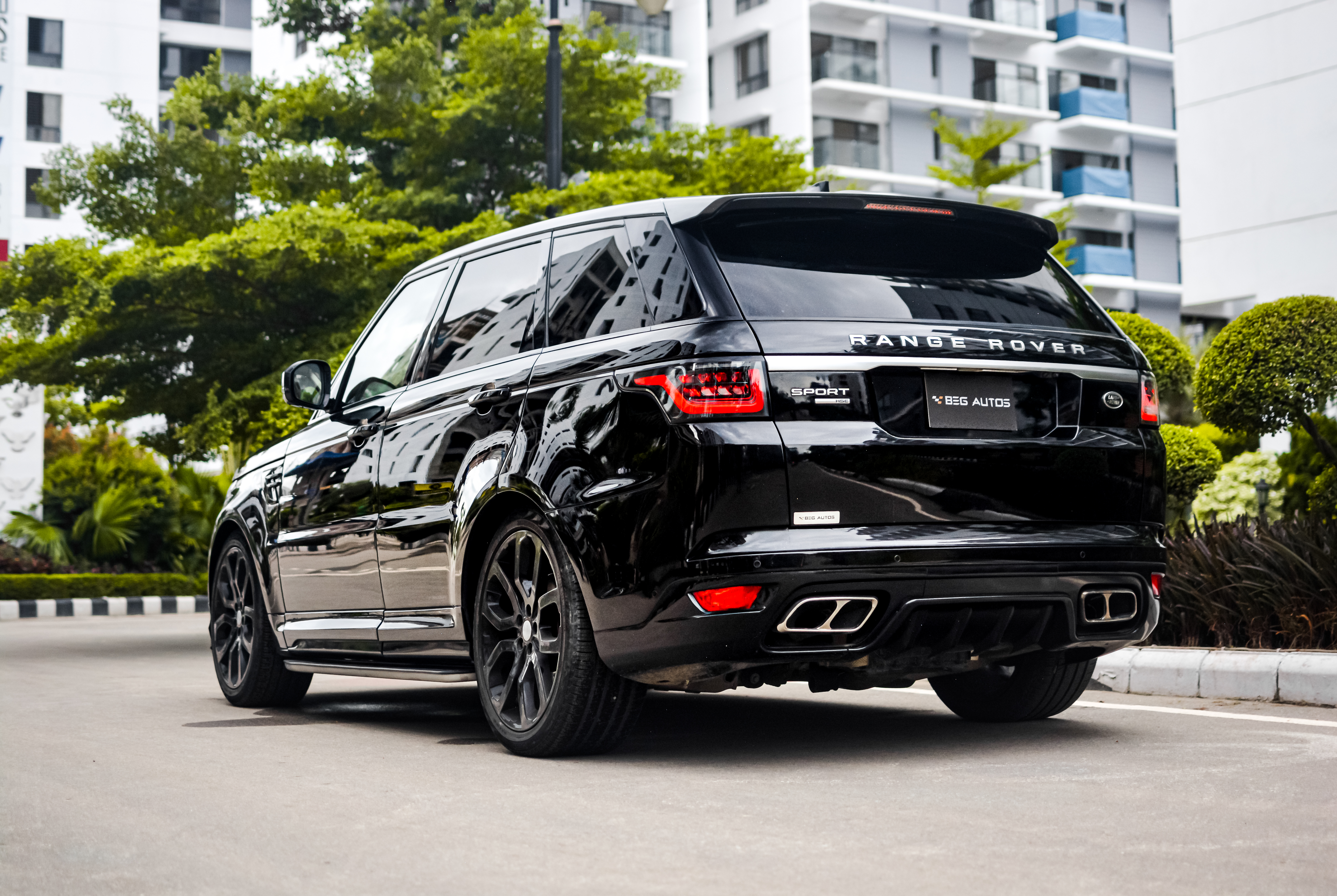 Gallery — Range Rover Sport SVR Facelift Conversion