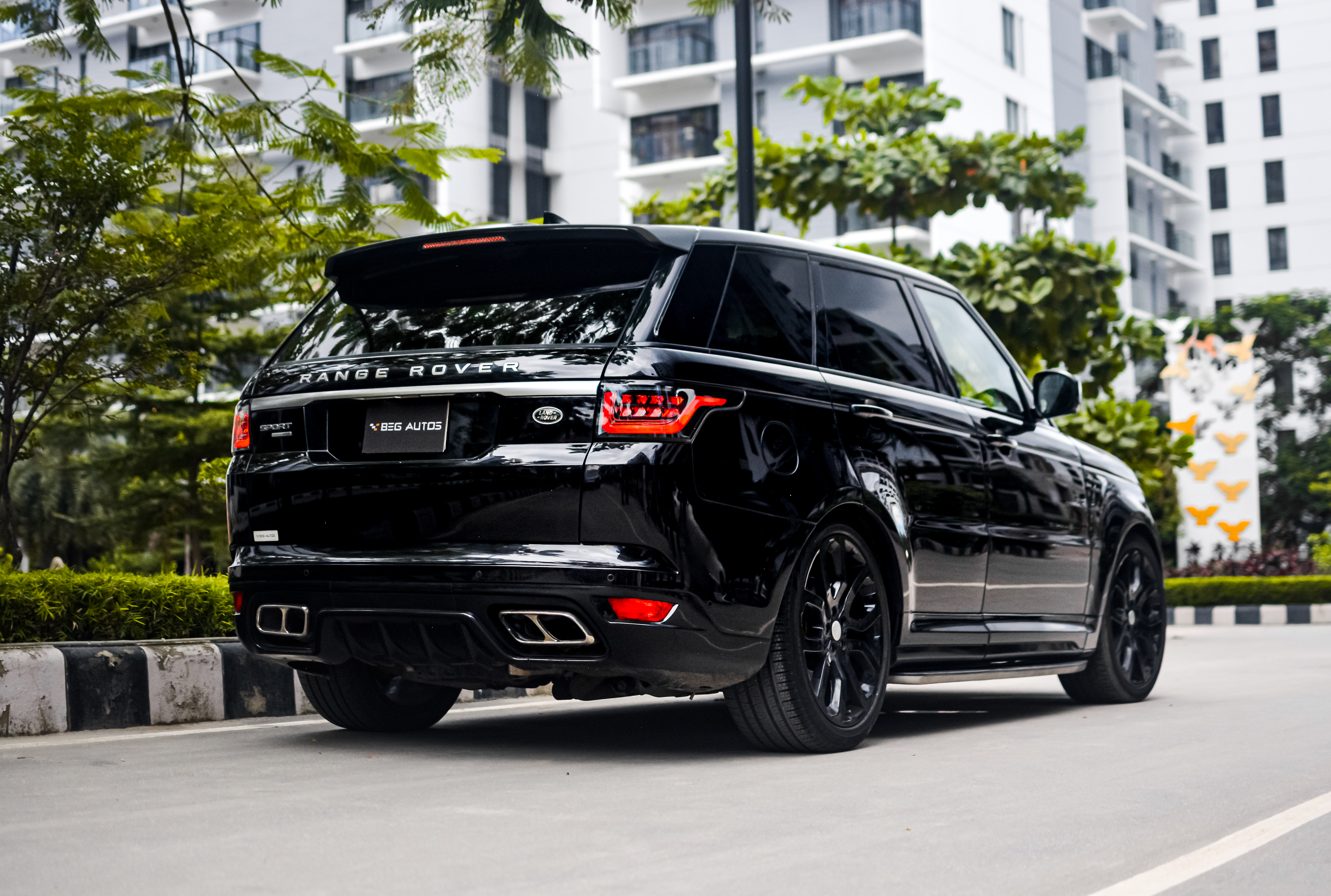 Gallery — Range Rover Sport SVR Facelift Conversion